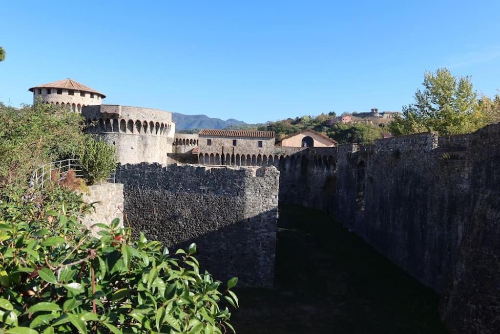 Apartamento La Casa Di Loris Sarzana Exterior foto