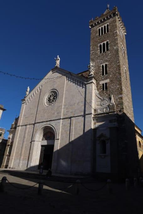 Apartamento La Casa Di Loris Sarzana Exterior foto